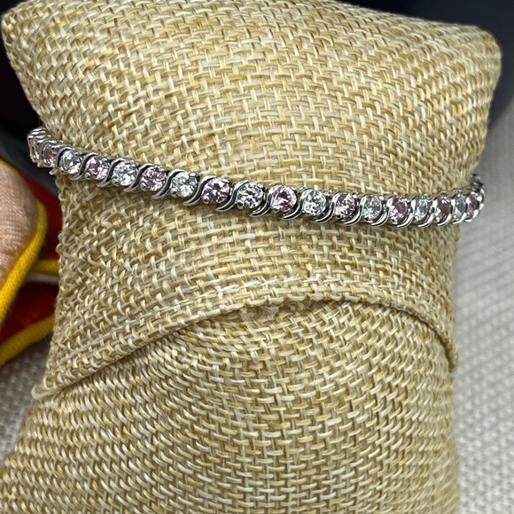 Vintage 925 Sterling Silver Tennis Bracelet – Pink & White CZ Alternating Stones - Picture 4 of 17